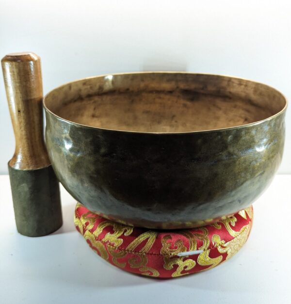 Antique Singing Bowl- Ulta Batti- Note E, D# (80Hz)