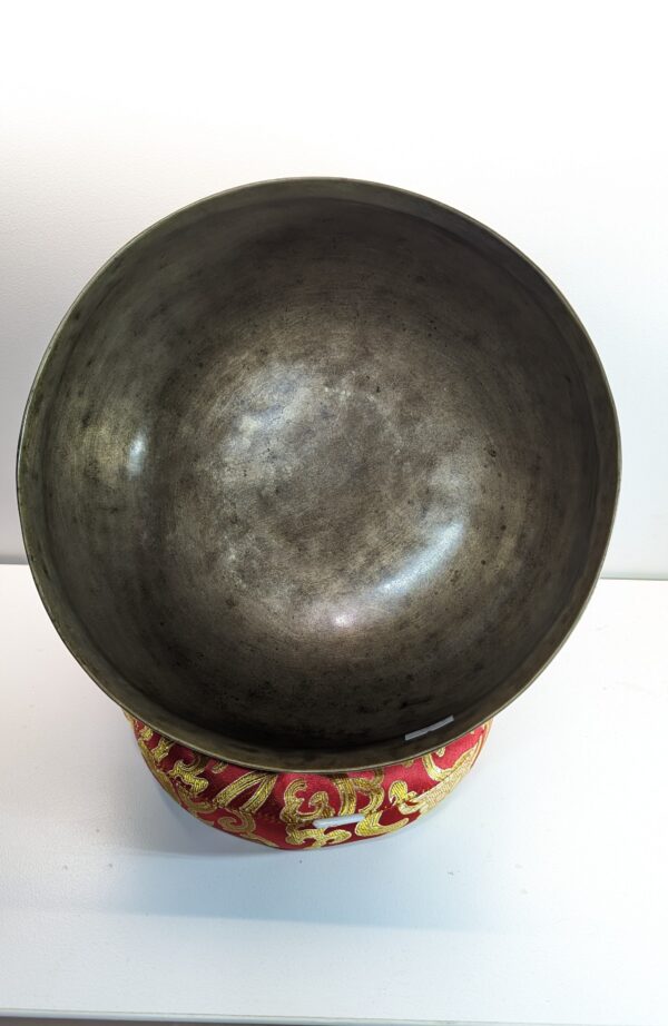 Antique Singing Bowl- Ulta Batti- Note E, D# (80Hz) - Image 5